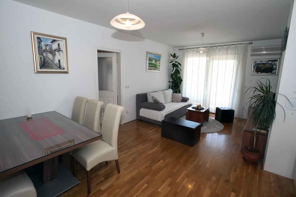 Apartments M&M Макарська Екстер'єр фото